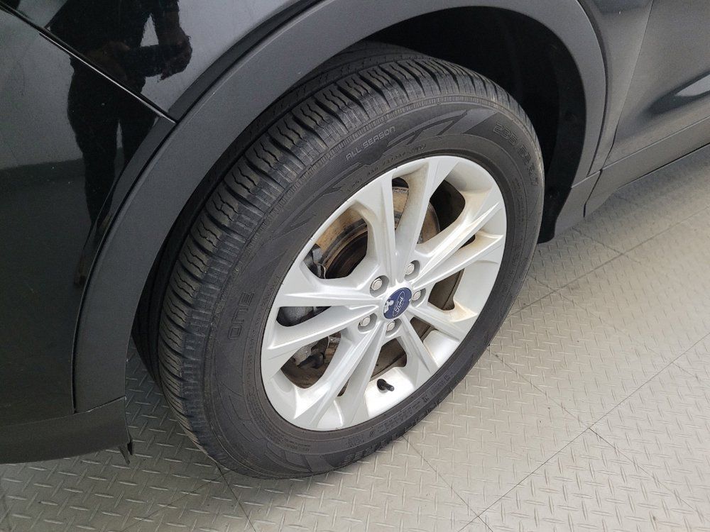 Used 2017 Ford Escape SE w/ Equipment Group 201A AWD/4WD image 31