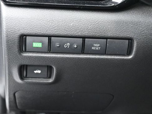 Used 2021 Nissan Sentra SR FWD image 15