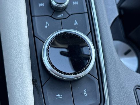 Certified 2025 Cadillac XT6 Premium Luxury image 33