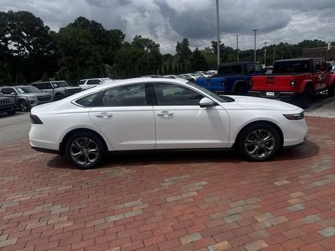 Used 2024 Honda Accord EX image 16