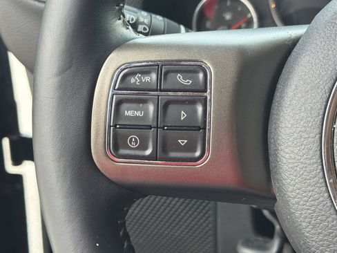 Used 2018 Jeep Wrangler Sport AWD/4WD image 13