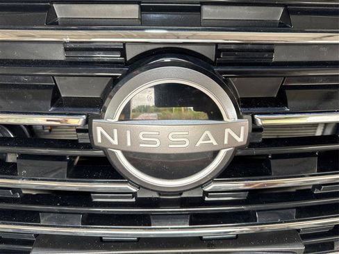 Used 2025 Nissan Rogue S AWD/4WD image 23