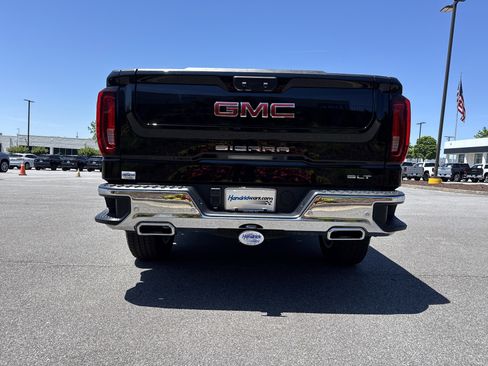 Used 2024 GMC Sierra 1500 SLT w/ SLT Premium Plus Package AWD/4WD image 9