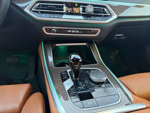 Used 2022 BMW X5 xDrive40i w/ Premium Package image 11