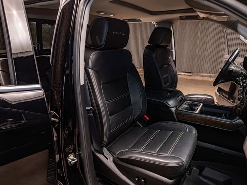 Used 2019 GMC Sierra 3500 Denali w/ Duramax Plus Package image 28