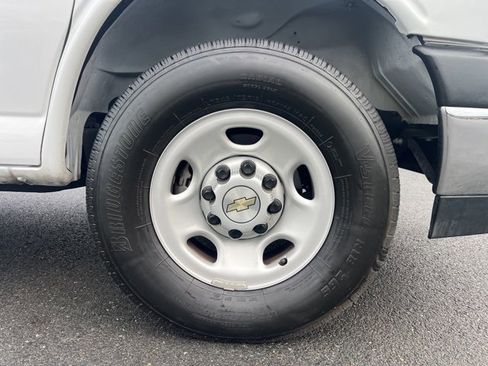 Used 2024 Chevrolet Express 2500 w/ Driver Convenience Package image 3