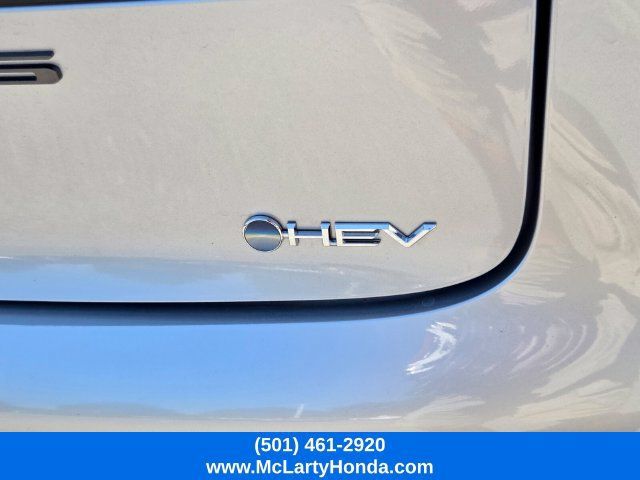 Used 2026 Toyota Prius LE FWD image 9
