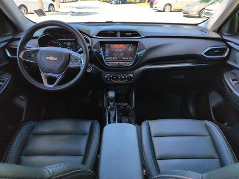 Used 2021 Chevrolet TrailBlazer LT w/ Sun and Liftgate Package FWD image 21
