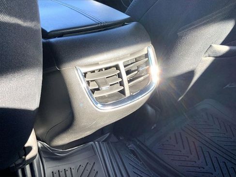 Used 2017 Chevrolet Malibu LT image 10