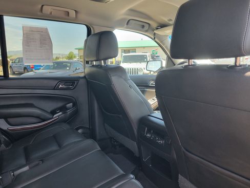 Used 2017 GMC Yukon SLT AWD/4WD image 18