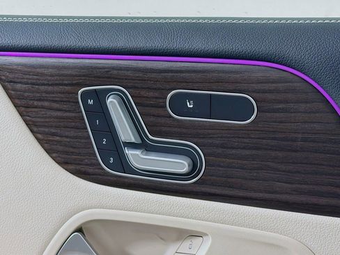 New 2026 Mercedes-Benz GLB 250 4MATIC image 23