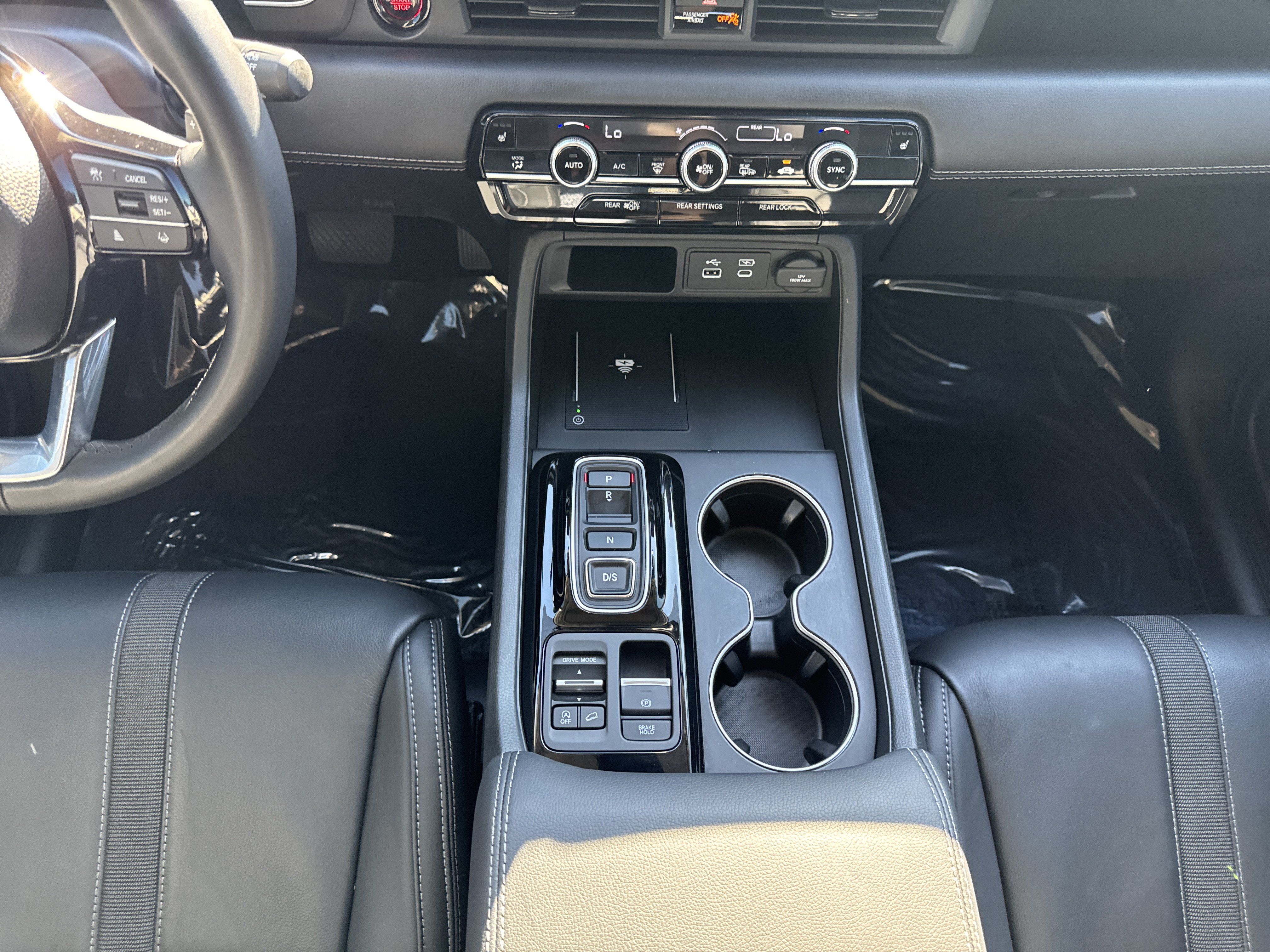 Used 2025 Honda Pilot Touring image 11