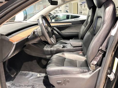 Used 2023 Tesla Model Y Long Range image 19