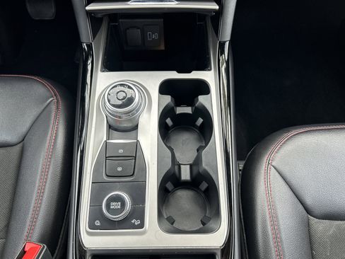 Used 2023 Ford Explorer ST-Line image 19