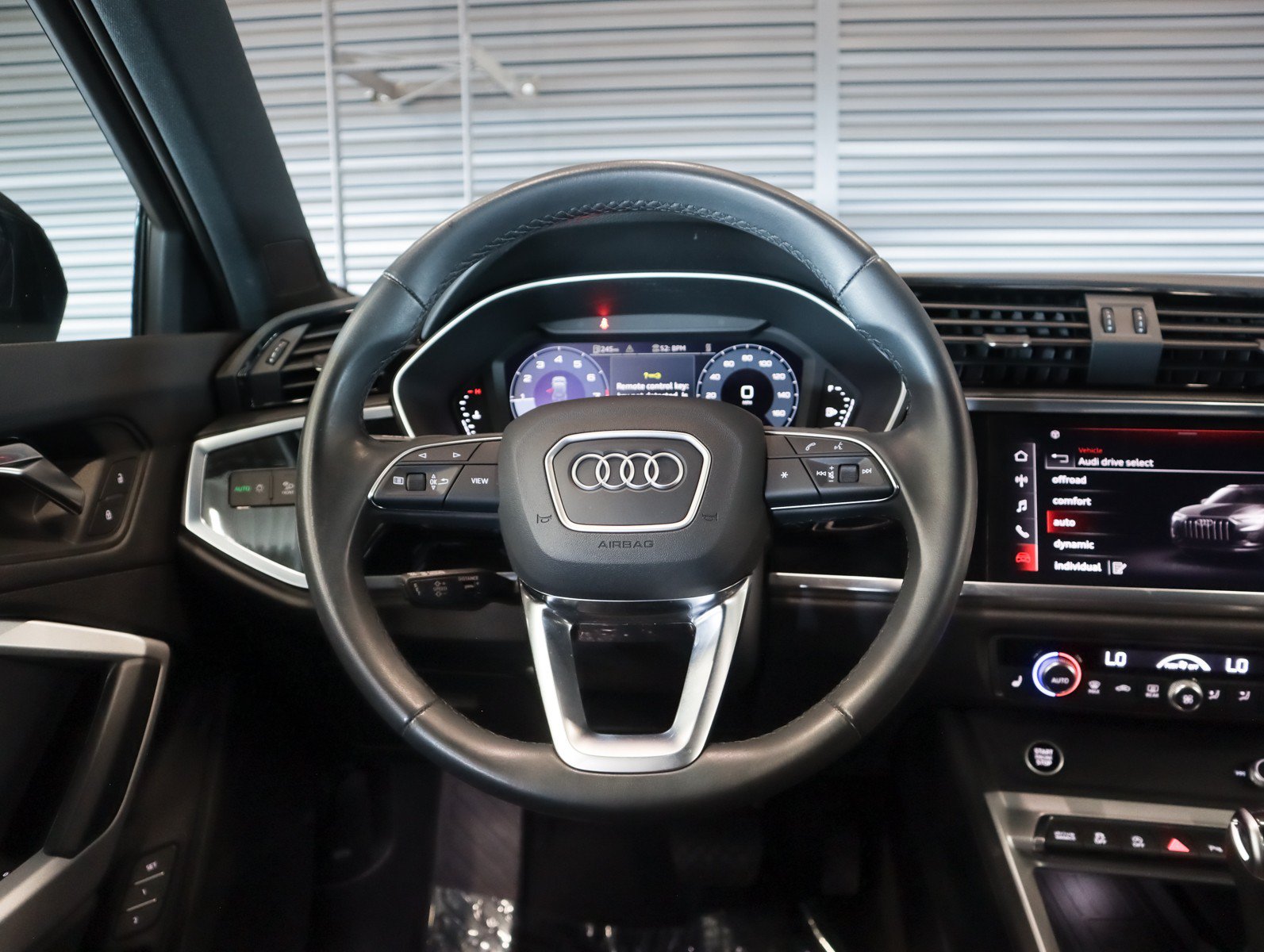 Used 2024 Audi Q3 2.0T Premium w/ Convenience Package AWD/4WD image 18
