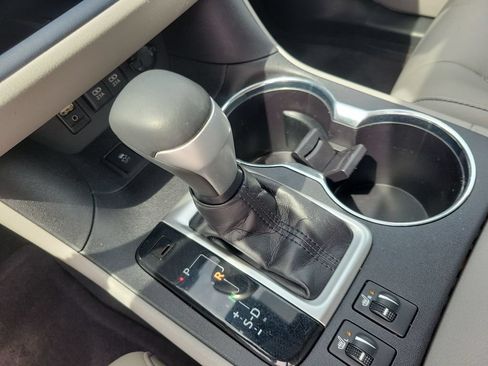 Used 2018 Toyota Highlander XLE FWD image 26