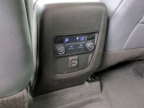 Certified 2021 Buick Enclave Essence FWD image 12