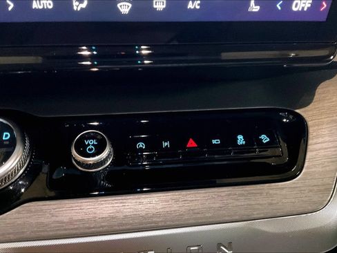 Certified 2025 Ford Expedition Max Platinum AWD/4WD image 33