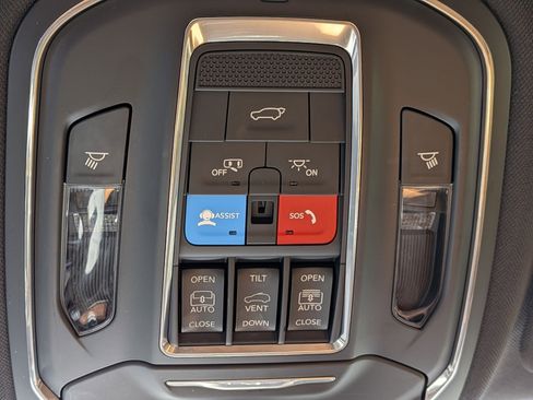Used 2025 Jeep Grand Cherokee L Summit w/ Obsidian Package AWD/4WD image 16