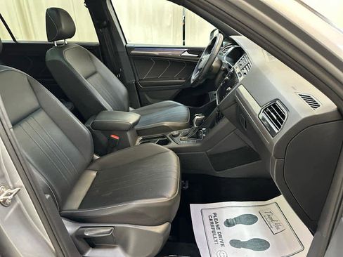 Used 2022 Volkswagen Tiguan SE R-Line image 14