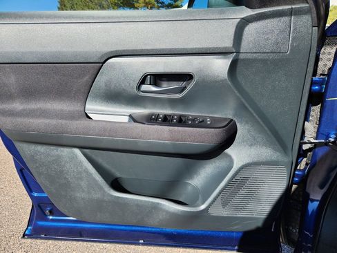 Certified 2025 Nissan Kicks S image 8