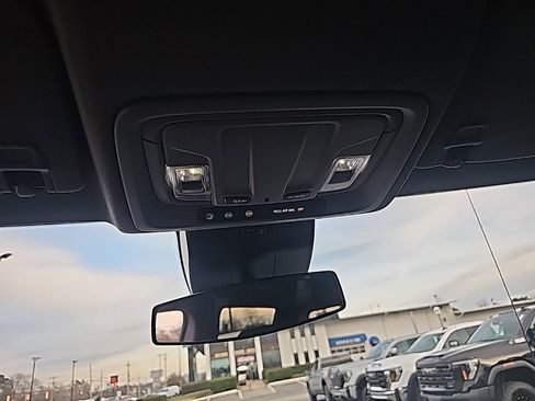 Certified 2025 Chevrolet Silverado 1500 Custom image 21