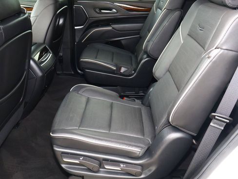 Used 2023 Cadillac Escalade Premium Luxury RWD image 22