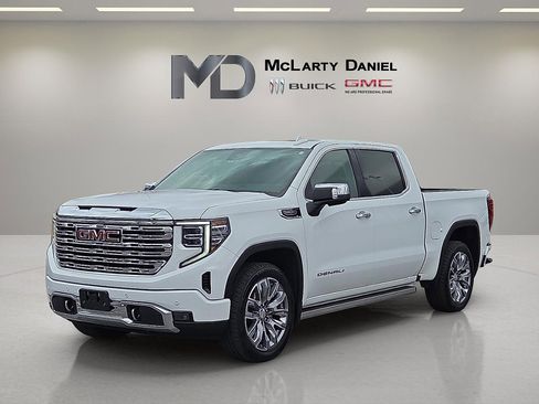 Used 2023 GMC Sierra 1500 Denali w/ Denali Reserve Package image 2