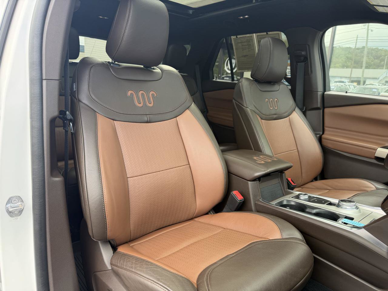 Used 2023 Ford Explorer King Ranch w/ Premium Technology Package AWD/4WD image 20