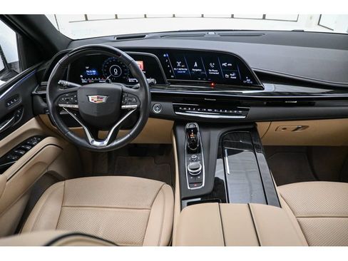 Used 2024 Cadillac Escalade Premium Luxury AWD/4WD image 36