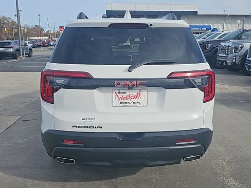 Certified 2022 GMC Acadia SLT w/ Elevation Edition image 5