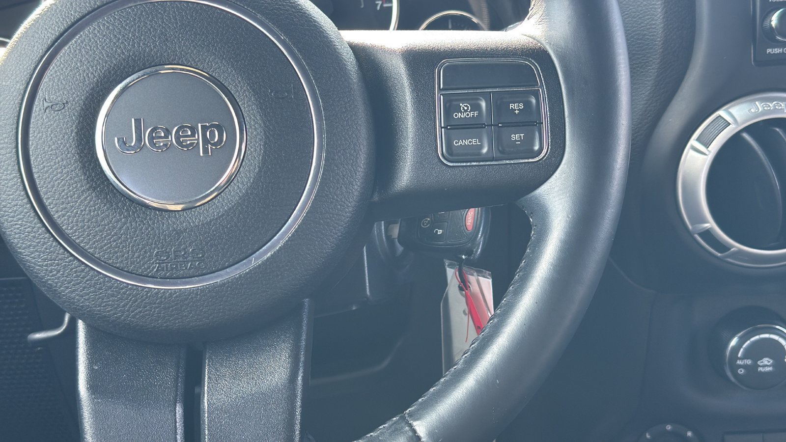 Used 2015 Jeep Wrangler Unlimited Sahara w/ Connectivity Group AWD/4WD image 38