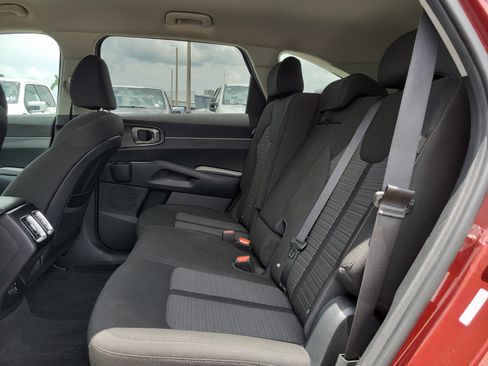 Used 2024 Kia Sorento LX FWD image 12