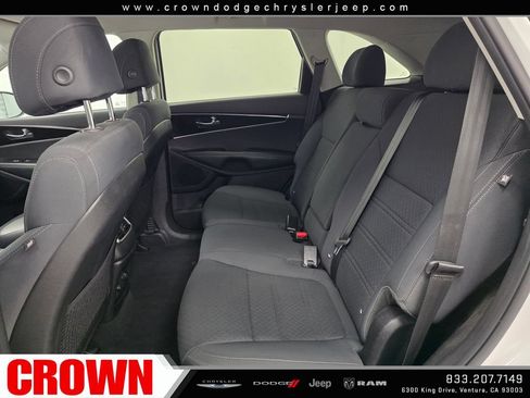 Used 2017 Kia Sorento FWD image 18