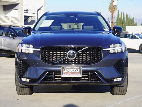 Used 2024 Volvo XC60 B5 Core image 3