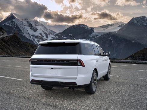 New 2026 Lincoln Navigator Black Label AWD/4WD image 8