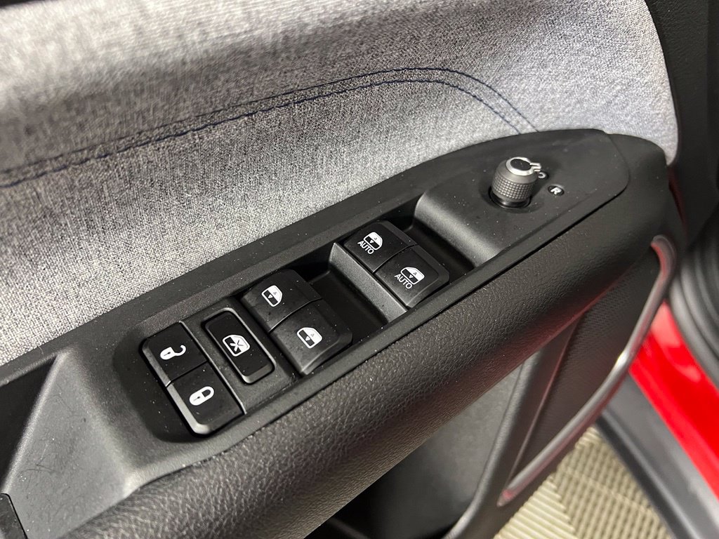 Used 2023 Jeep Compass Sport AWD/4WD image 17