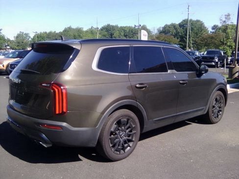 Used 2022 Kia Telluride SX w/ SX Prestige Package AWD/4WD image 3