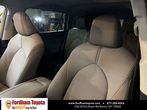 Certified 2024 Toyota Highlander LE AWD/4WD image 19