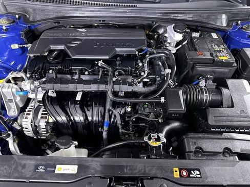Used 2025 Hyundai Elantra Limited FWD image 31