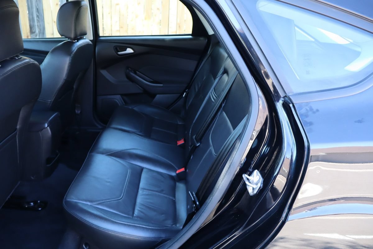 Used 2016 Ford Focus SE w/ Equipment Group 201A FWD image 20