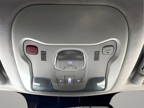 Used 2016 Jeep Renegade Limited image 14