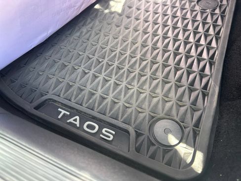 Certified 2023 Volkswagen Taos SE AWD/4WD image 14