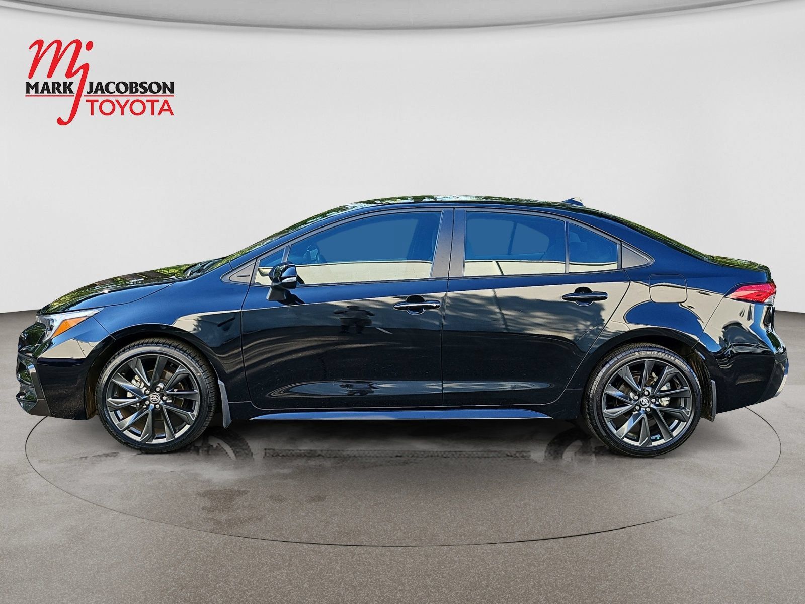 Used 2025 Toyota Corolla SE FWD image 15