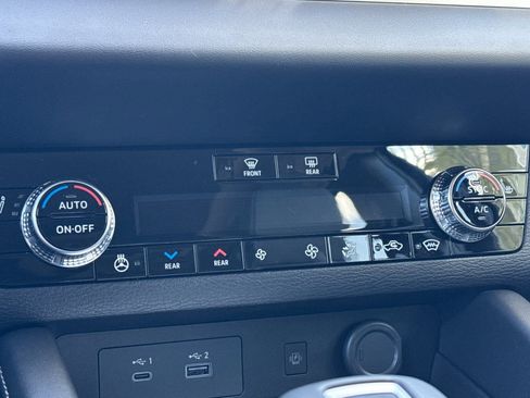 New 2025 Mitsubishi Outlander SEL image 19