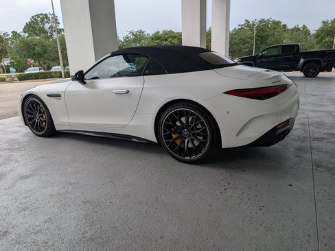 Used 2022 Mercedes-Benz SL 63 AMG 4MATIC w/ Driver Assistance Package image 5