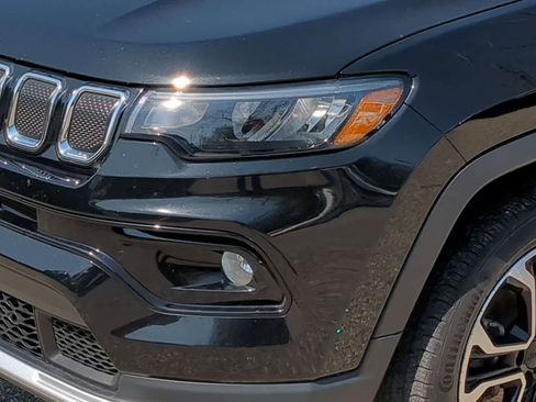 Used 2022 Jeep Compass Limited image 11