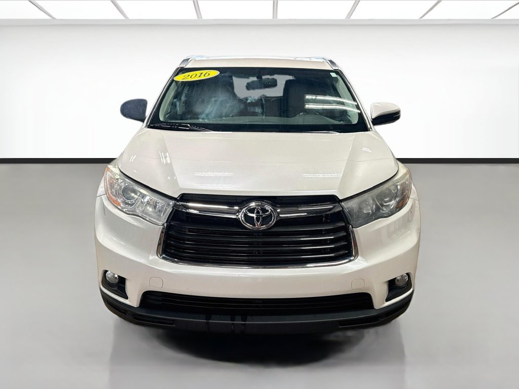 Used 2016 Toyota Highlander XLE AWD/4WD image 2