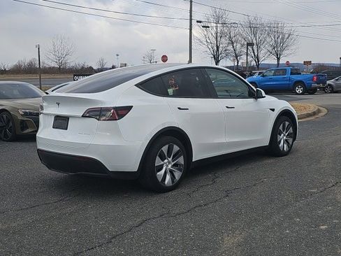 Used 2024 Tesla Model Y Long Range image 12