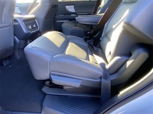 New 2026 Ford Expedition Active image 9